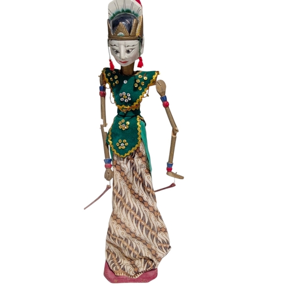 INDONESIAN Dancing RodPuppet Doll Wayang Gole Handcrafted Wood Arm Red Green - Picture 2 of 13